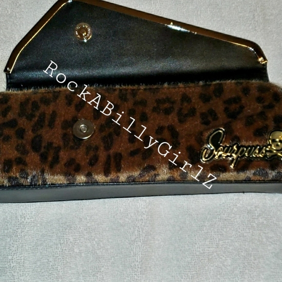 Sourpuss Tan Leopard Faux Fur Magnetic Closure Clutch Purse w Black Satin Lining - Picture 6 of 8